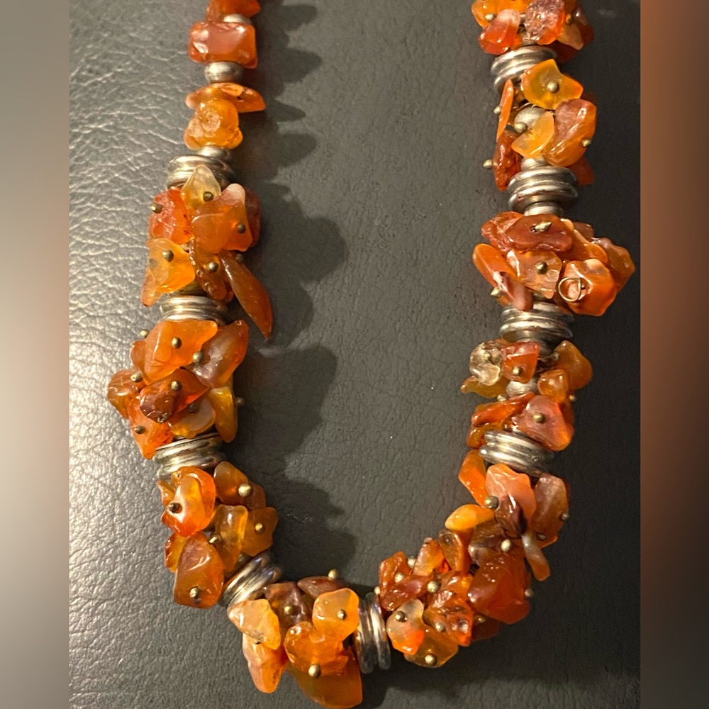 Elegant Carnelian Chip Beaded Chocker Style Necklace Silver Tone Spacer Beads